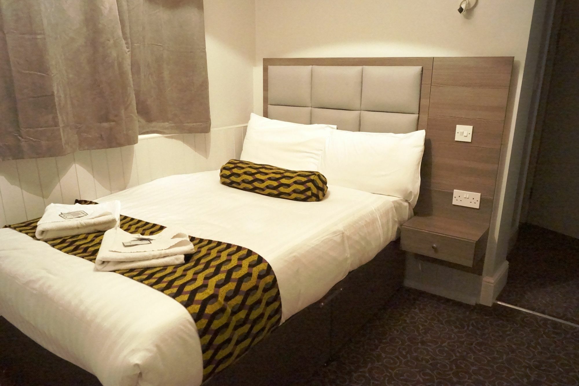 Euro Hotel Лондон Экстерьер фото