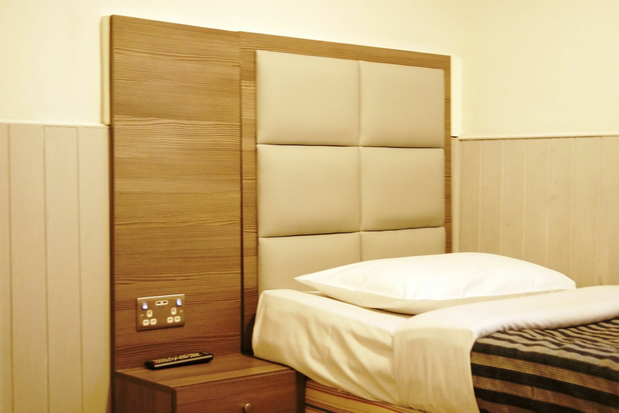 Euro Hotel Лондон Экстерьер фото